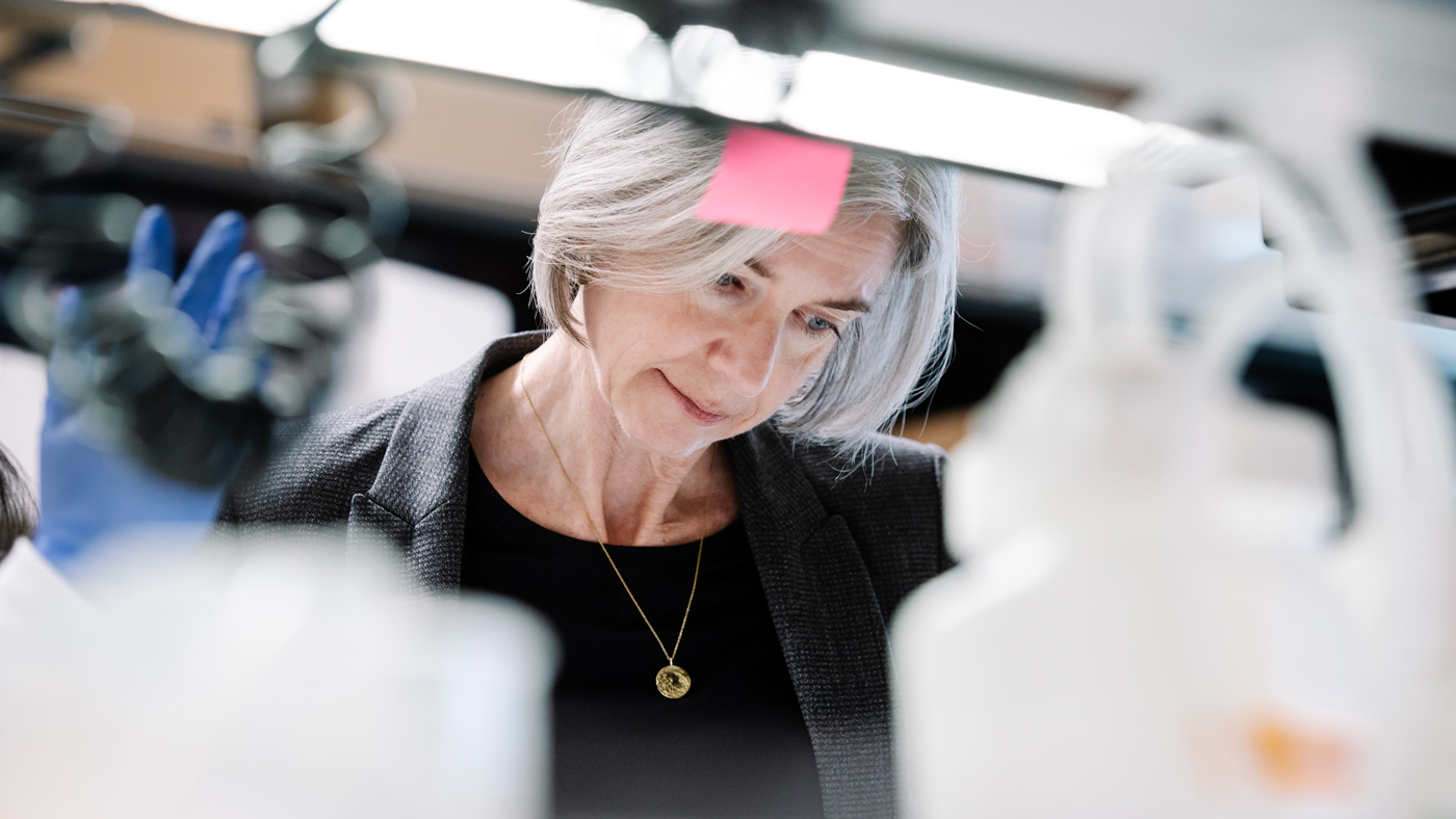 Jennifer Doudna in the lab at Gladstone Institutes