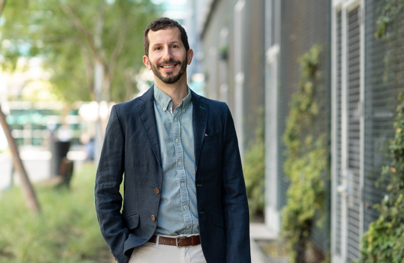 Portrait of Michael Alexanian in front of Gladstone Institutes