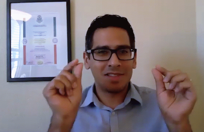 Gif of Leandro Lima talking with his hands