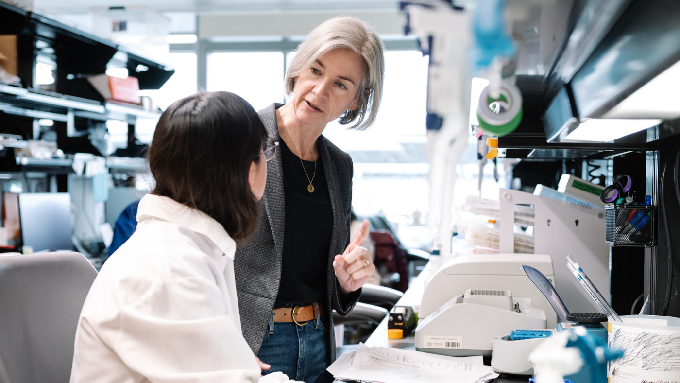 Jennifer Doudna in the lab at Gladstone Institutes