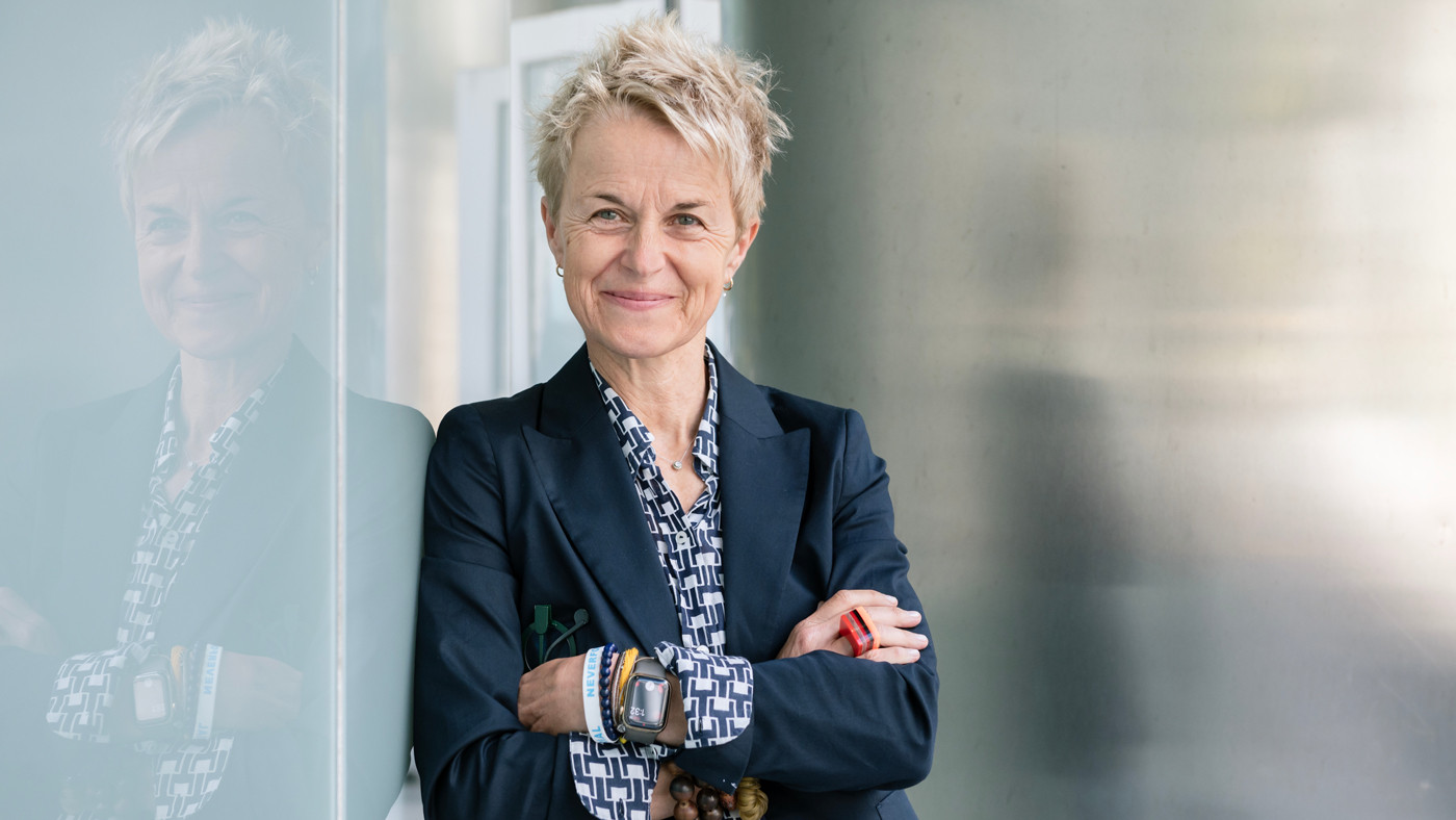 Headshot of Melanie Ott posing outside Gladstone Institutes
