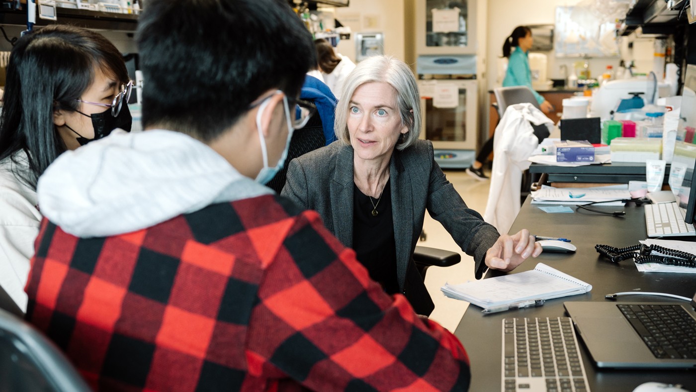 Jennifer Doudna lab pic