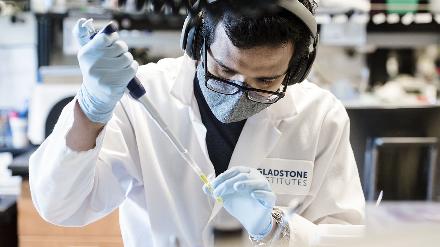 Photo of scientist working in the lab
