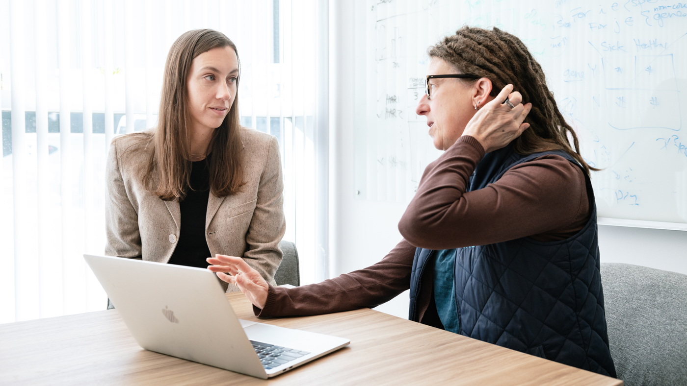 Scientists Kathleen Keough and Katie Pollard at Gladstone Institutes