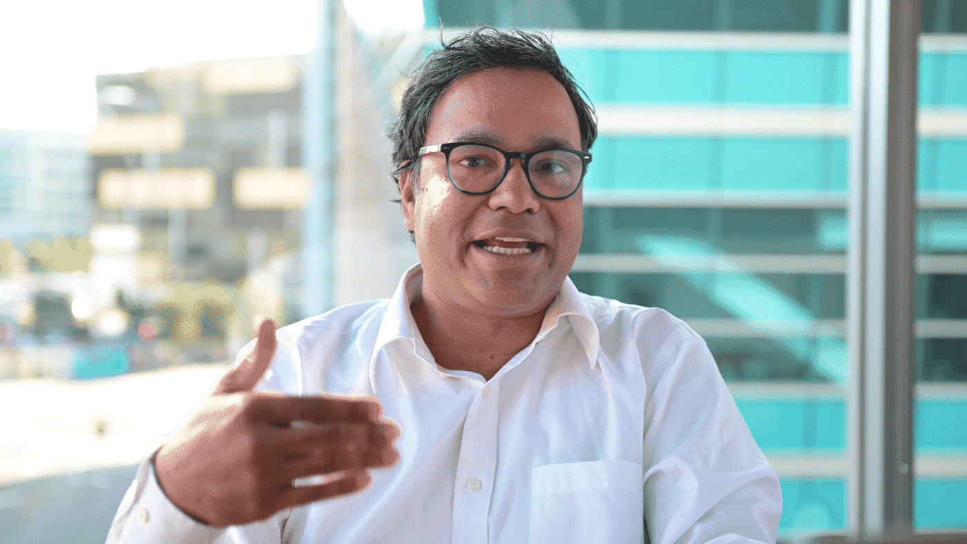 GIF of Reuben Thomas speaking at Gladstone Institutes