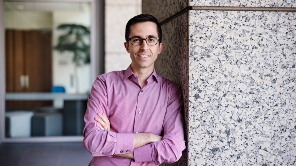 Gladstone’s Ryan Corces Receives MIND Prize to Uncover Unknown Drivers of Alzheimer’s