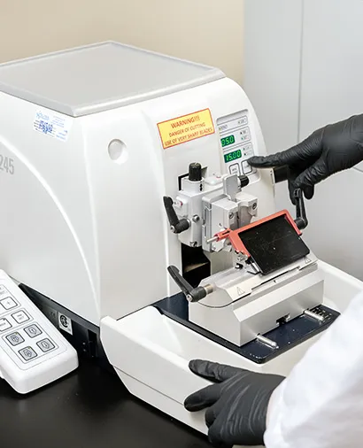 Leica RM2245 Automatic Microtome