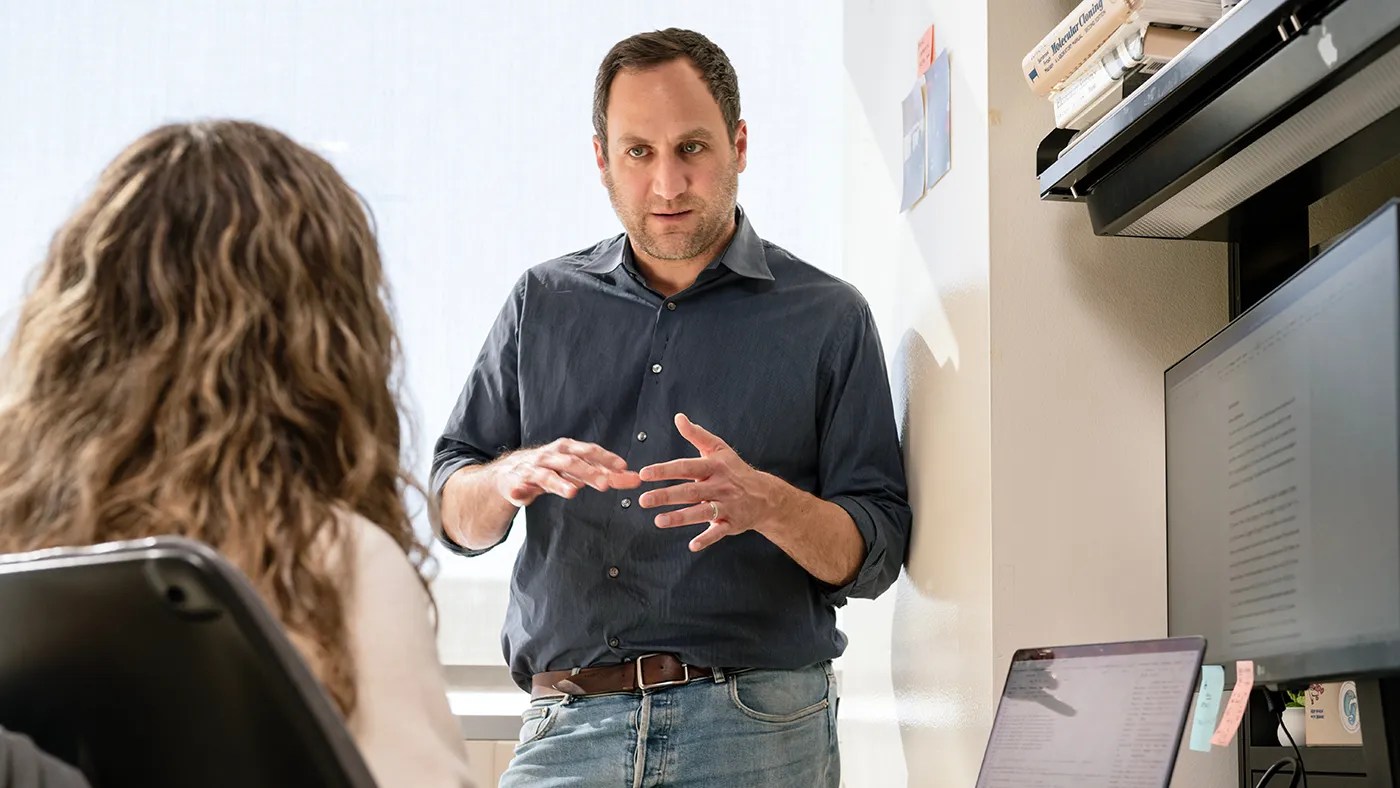 Alex Marson in this lab at Gladstone Institutes